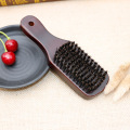 Brosse en poils de barbe en bois avec poils